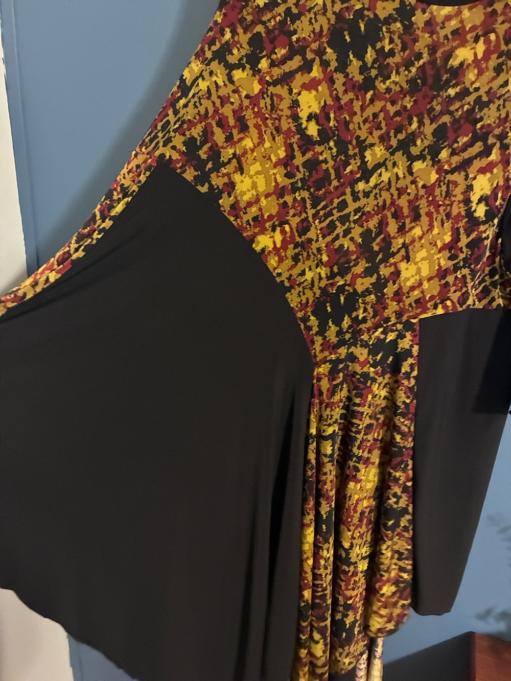 Sew Modest-Custom Made Top🖤💛 - Picture 2 of 4
